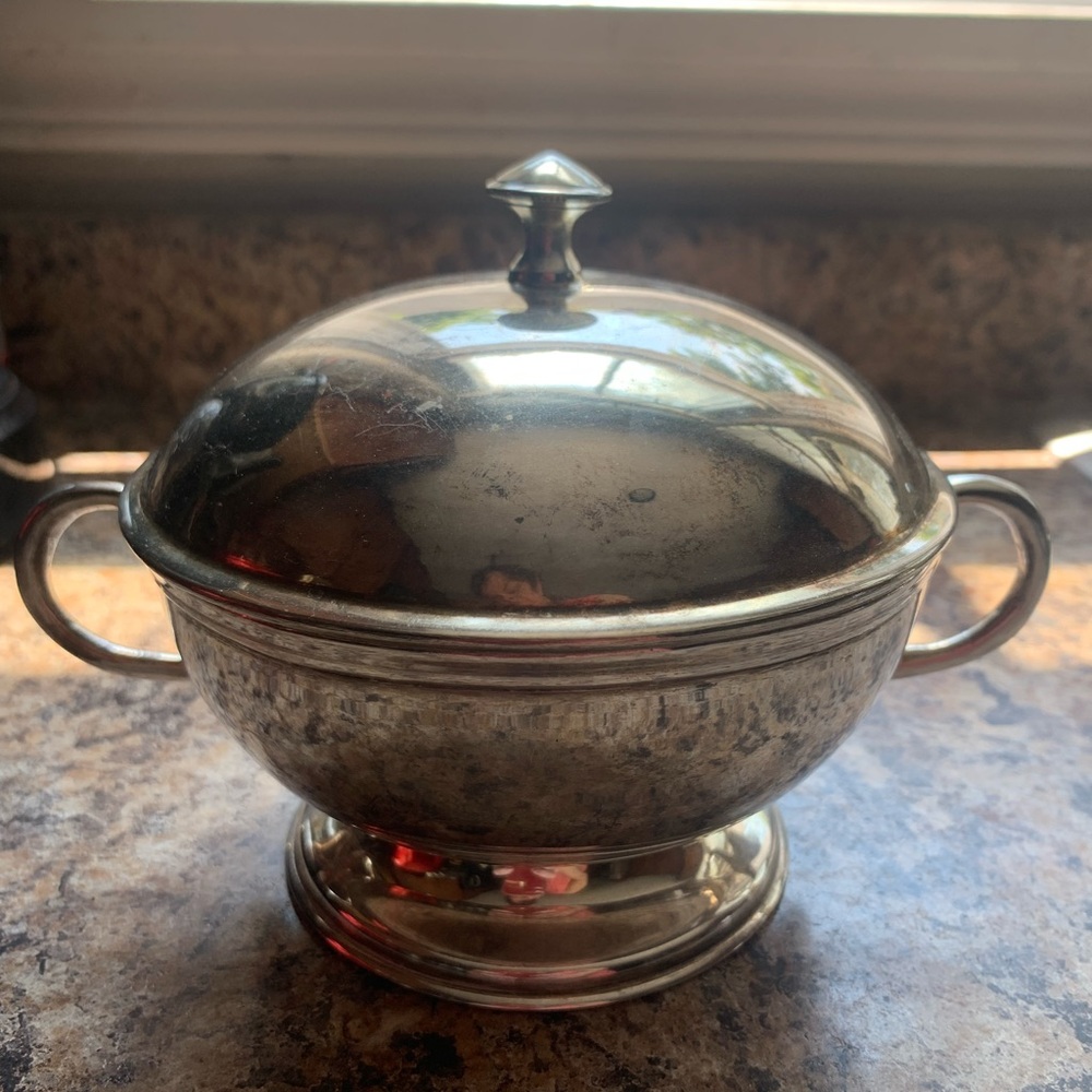 Great silver container with lid. - Picture 1 of 7